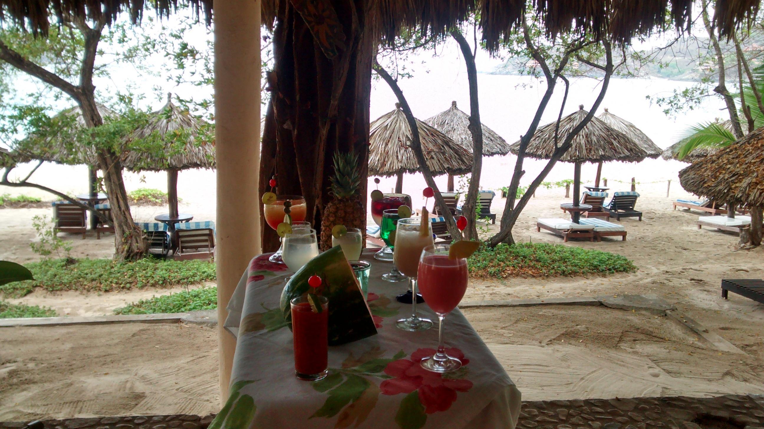 Hotel Catalina Beach Resort Zihuatanejo Exterior foto